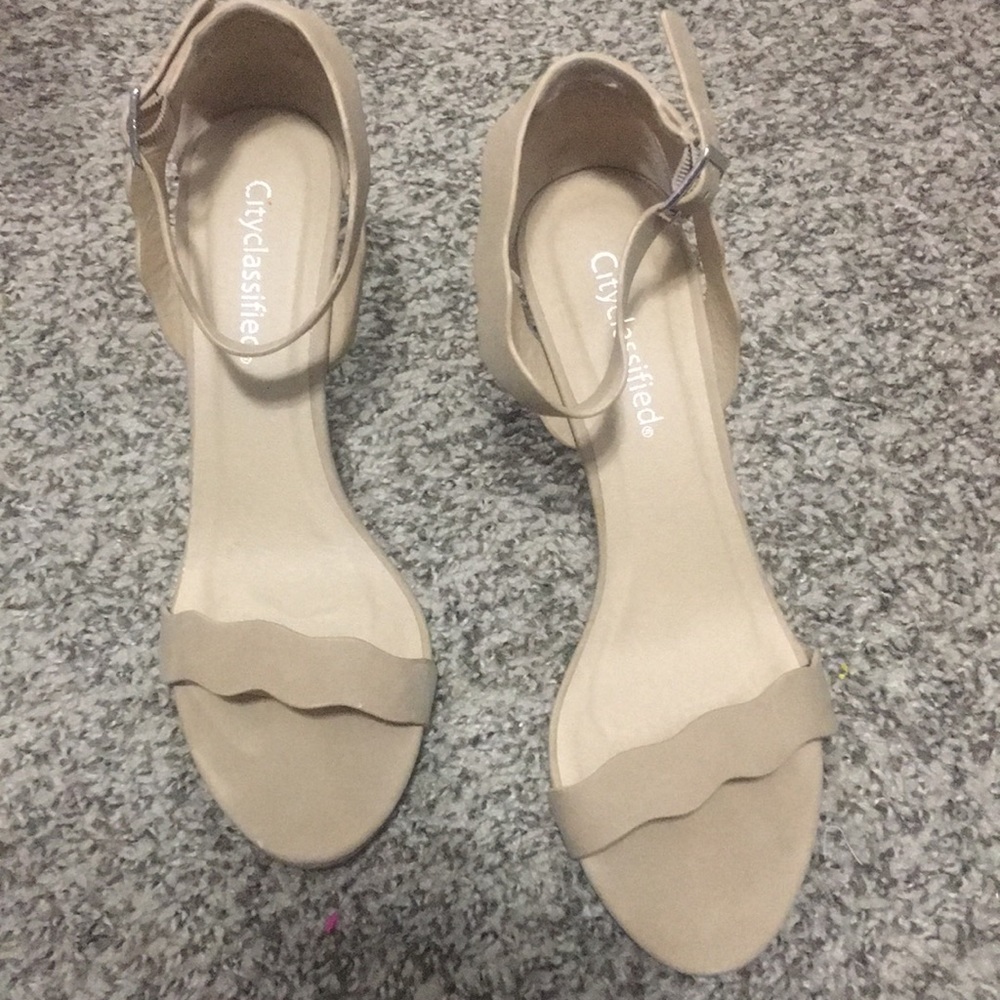 Heel sandals
